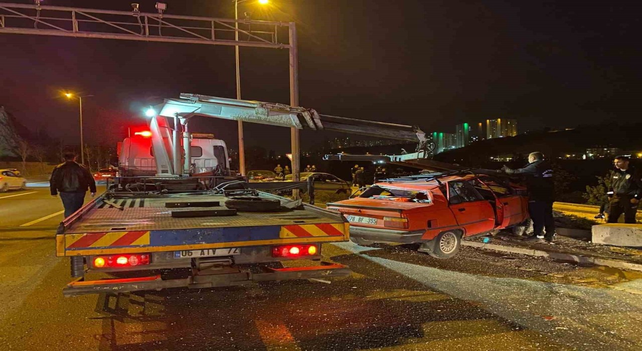 Ankarada iki aracın karıştığı trafik kazasında 2si ağır 6 kişi yaralandı