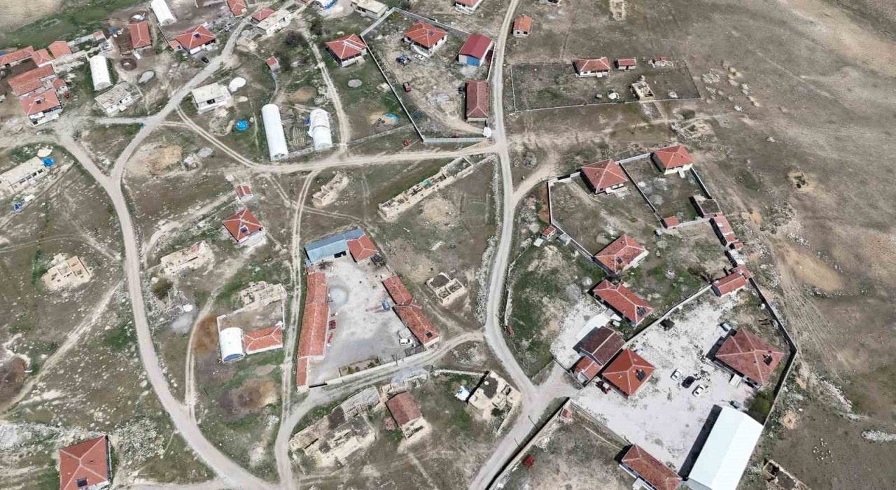 Ankaranın yanı başındaki susuz köyün sakini: Taşıma suyla değirmen dönmez