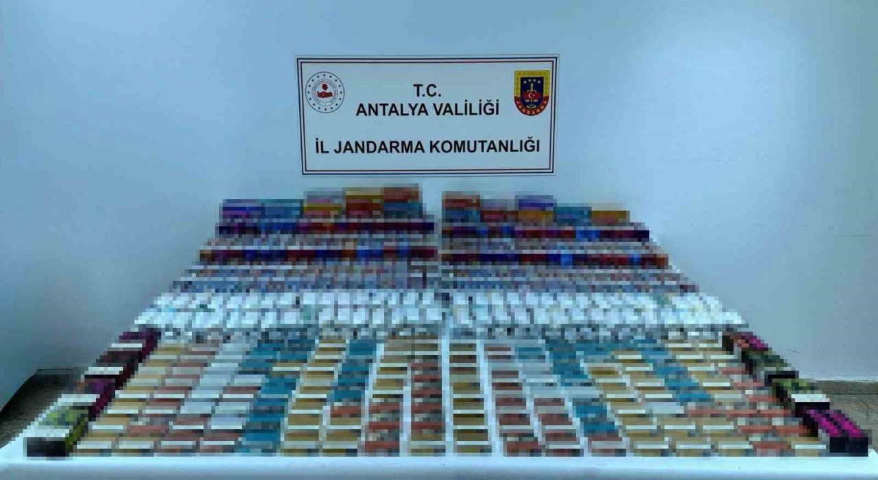 Antalyada elektronik sigara ve kaçak tütün operasyonu