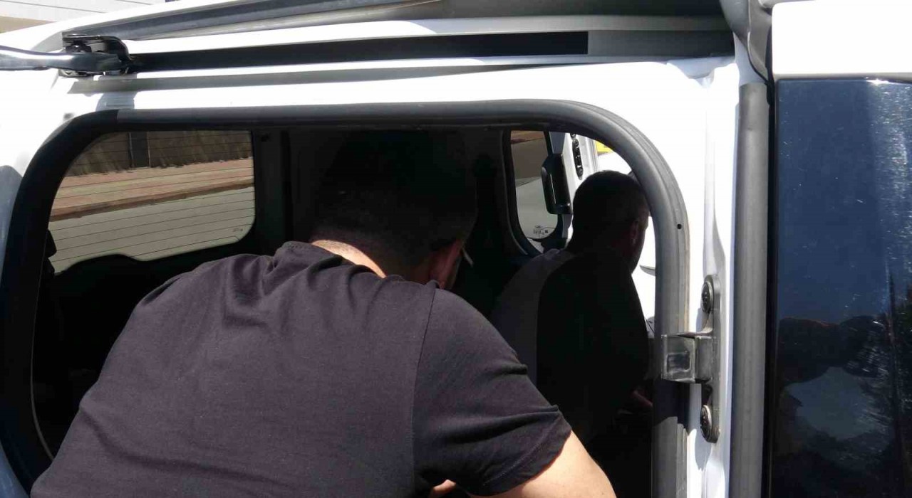 Antalyada genç kadın evinde ölü bulundu: Vücudundaki morluklar şüpheye neden oldu