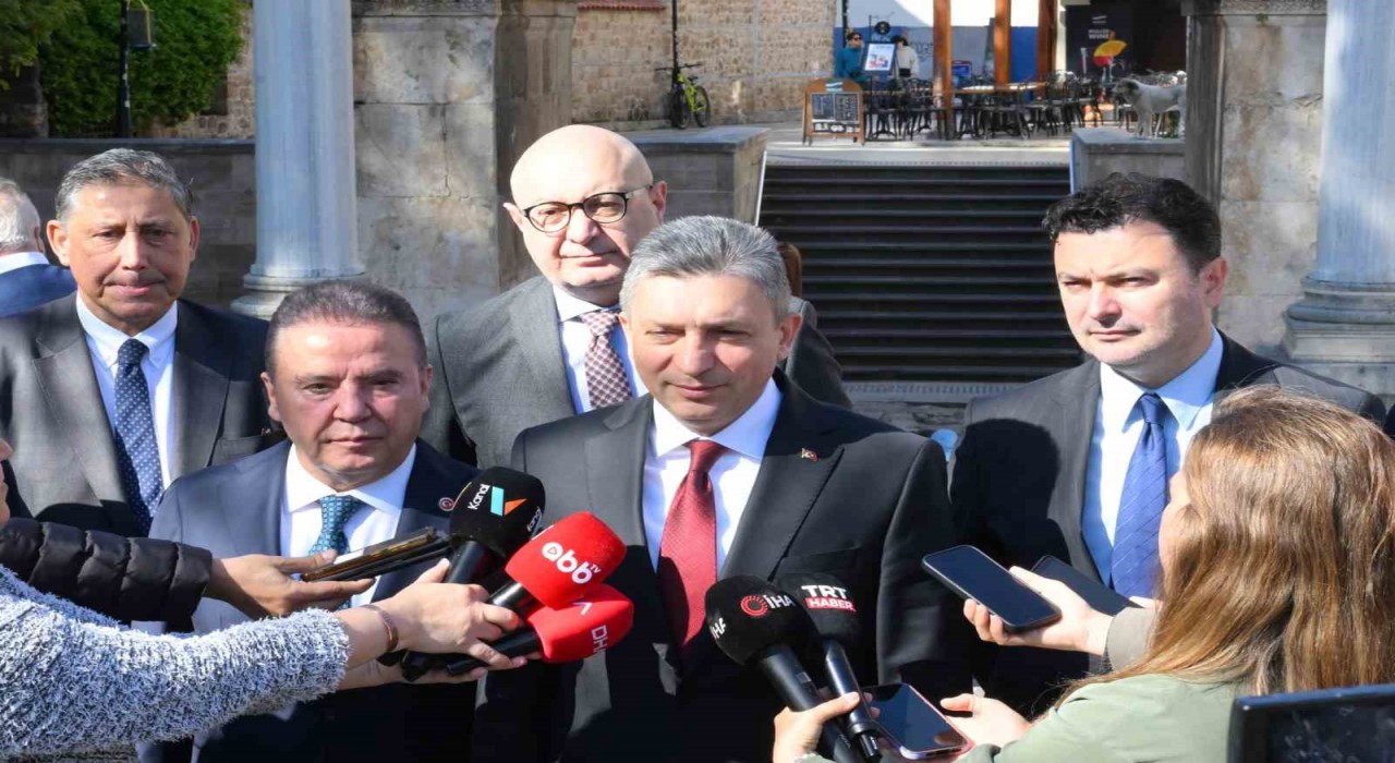 Antalyada turizm sezonu umutlu başladı: Rekorları yeniden kıracağız