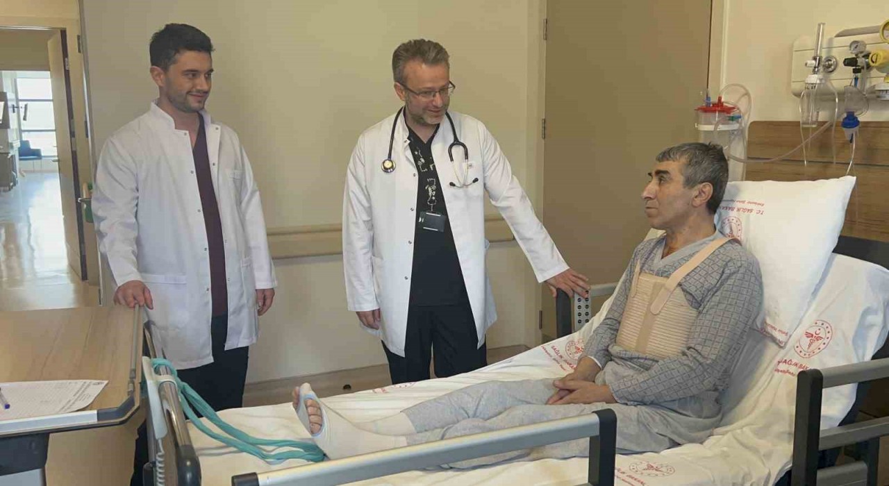 Aort atardamarı iki kez yırtıldı, Eskişehir Şehir Hastanesinde hayata yeniden döndü
