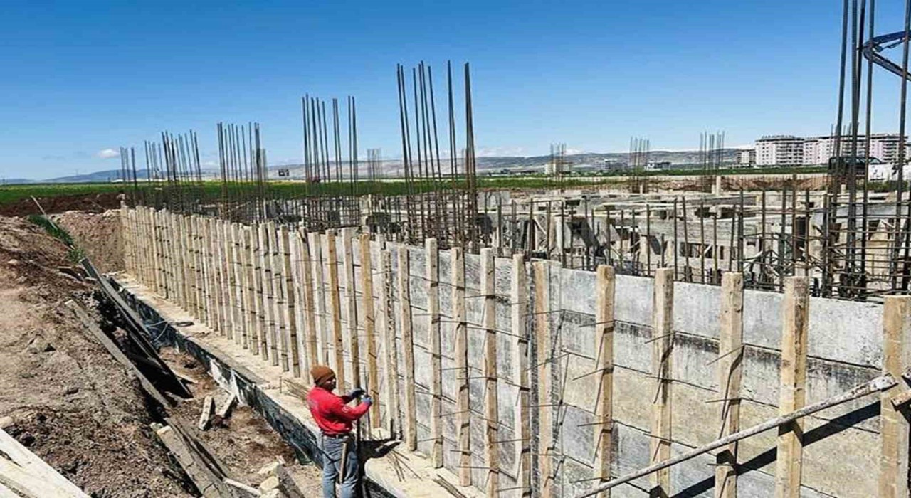 Arabanda yeni binalar sıkı denetimlerden geçiyor