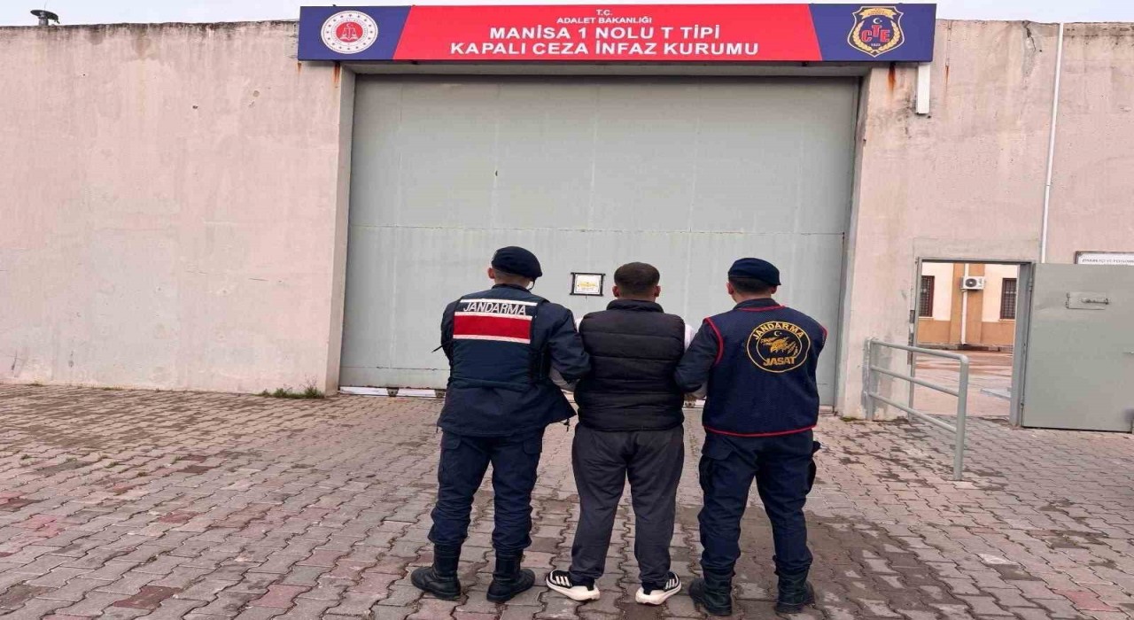 Aranan şahıs jandarmadan kaçamadı