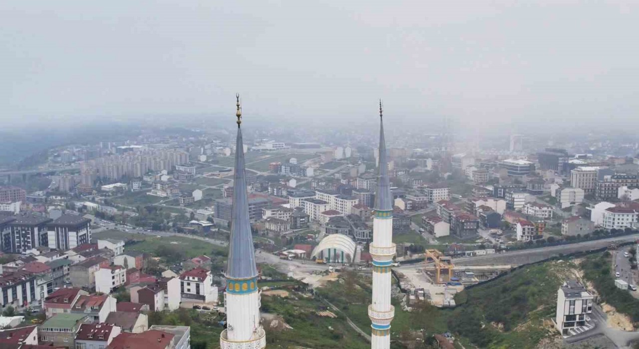 Arnavutköyde depremde hasar alan cami mühürlendi