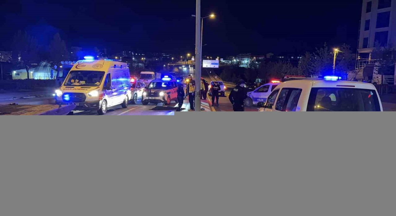 Arnavutköyde yolun karşısına geçerken aracın çarptığı çocuk hayatını kaybetti