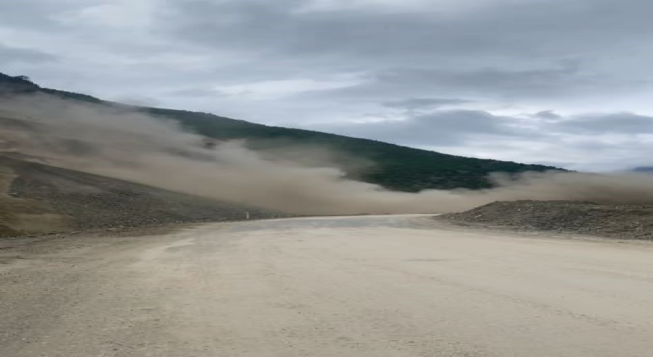Artvin-Şavşat Karayolunda heyelan anı kamerada