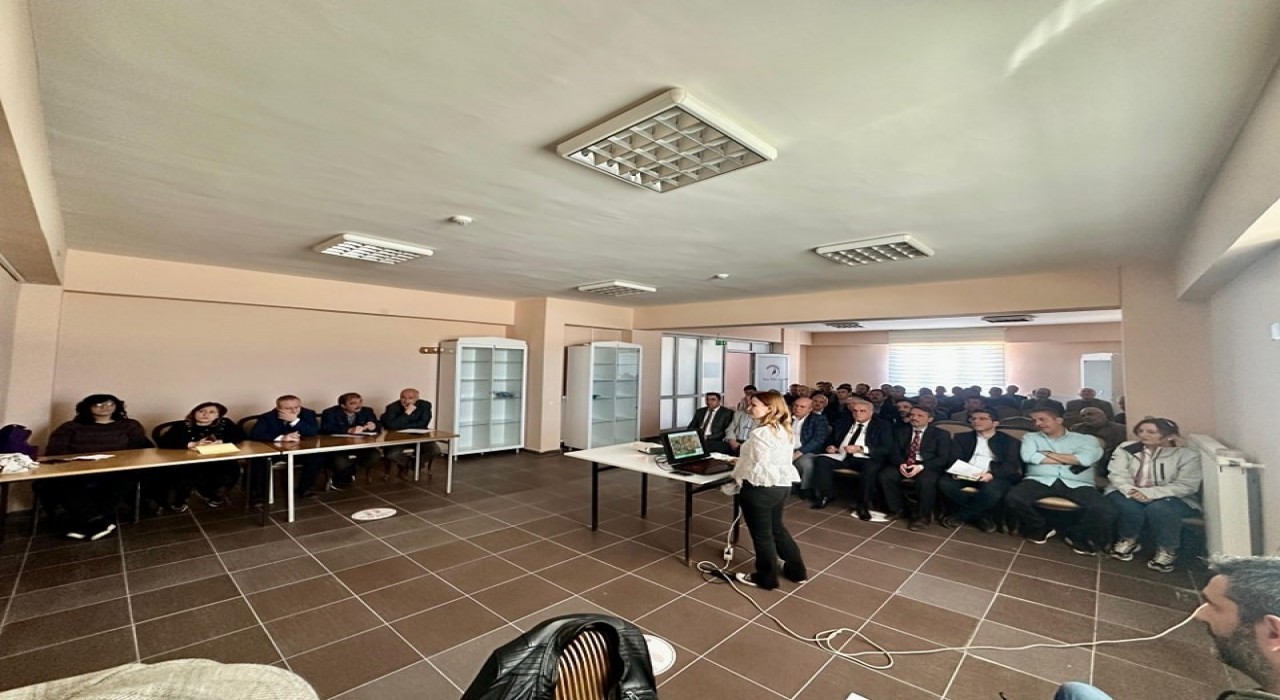 Aslanapada Tarıma Dayalı İhtisas Organize Sanayi Bölgesi Çed süreci toplantısı