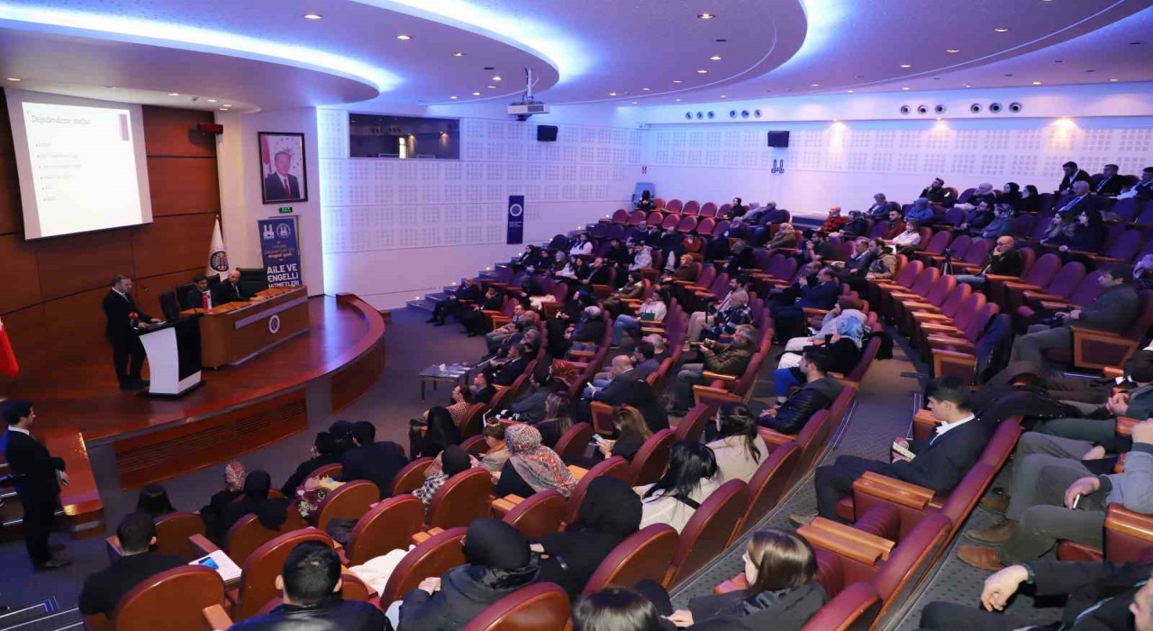 Atatürk Üniversitesinde otizm farkındalığına duyarlı yaklaşım
