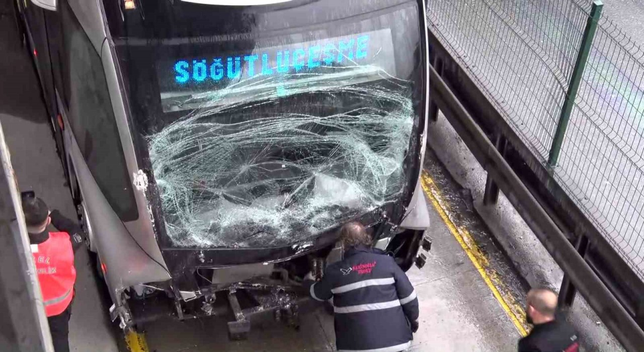 Avcılar metrobüs kazası: 2si çocuk 21 yaralı