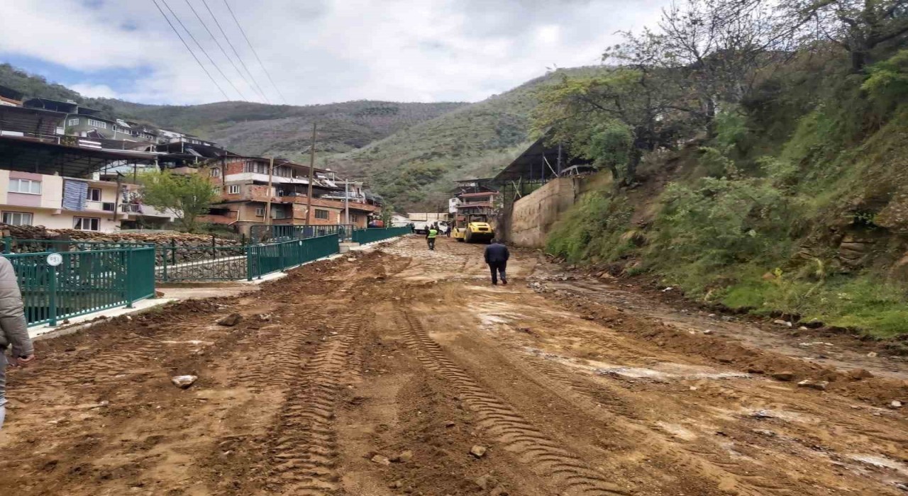 Aydın Büyükşehir, Nazillide çalışmalarını sürdürüyor