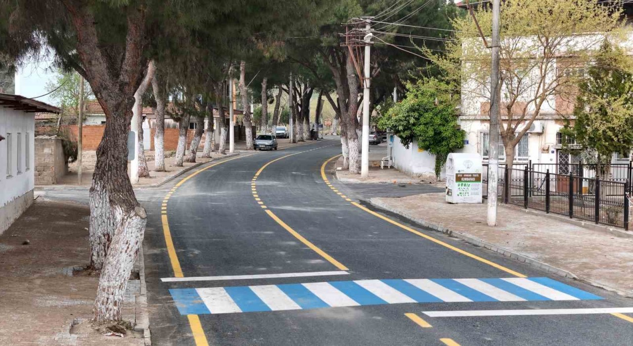 Aydın Büyükşehir, Sultanhisarda yolları yeniliyor