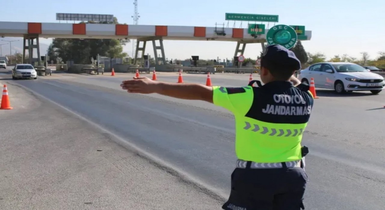 Aydında otoyol trafik jandarmasından trafik denetimi
