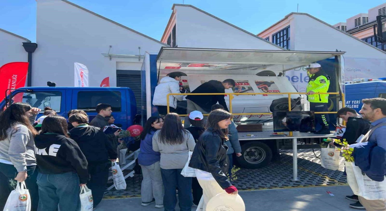 Aydındaki fuarda Jandarma standına yoğun ilgi