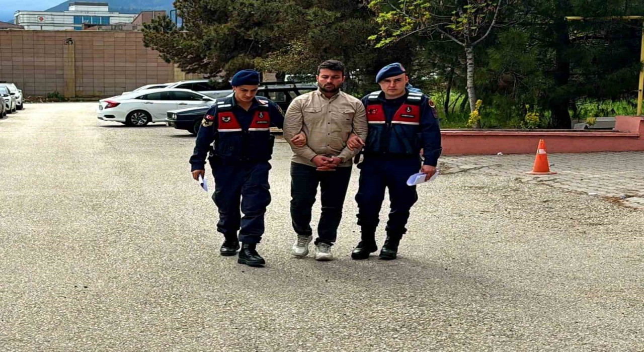 Aynı aileden 4 kişinin öldüğü kazada tır sürücüsü tutuklandı