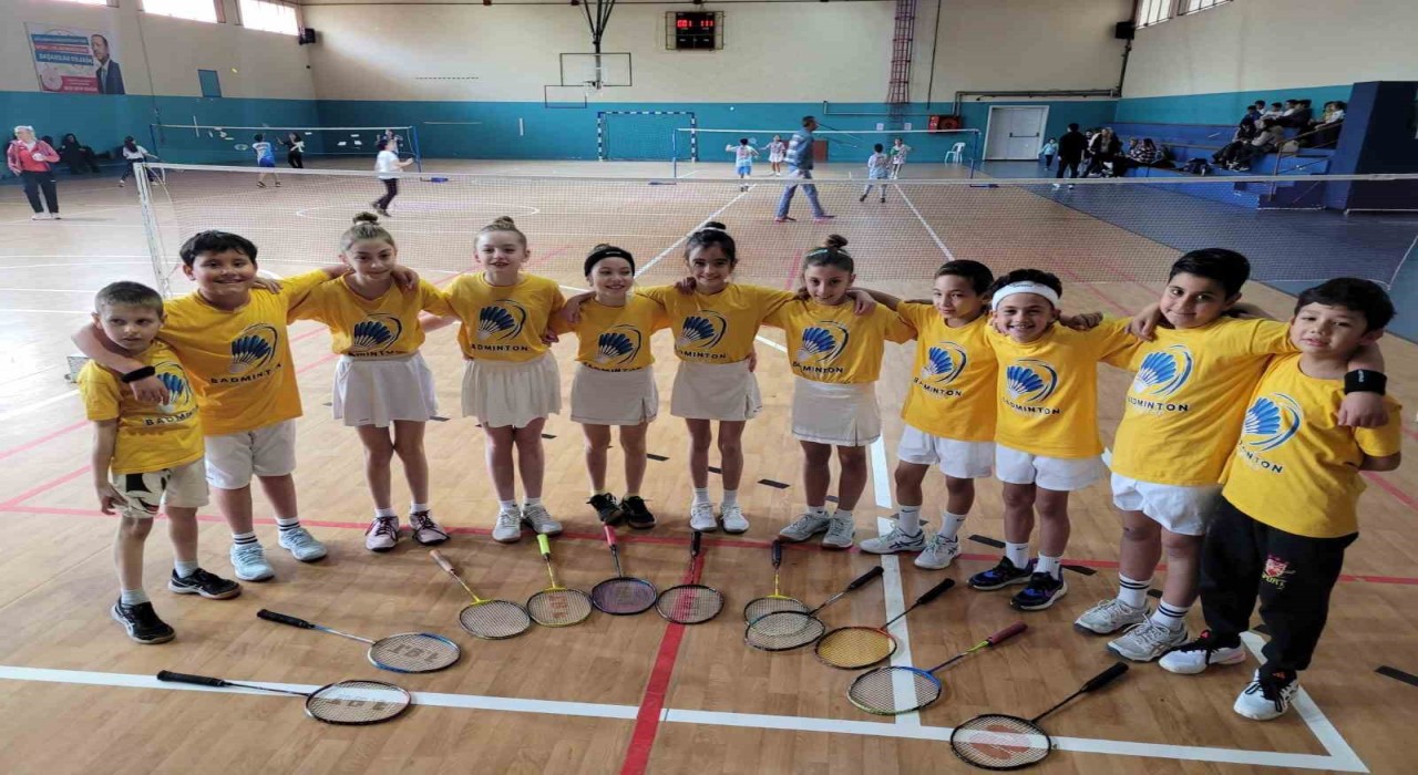 Badmintonda Manisayı temsil edecekler