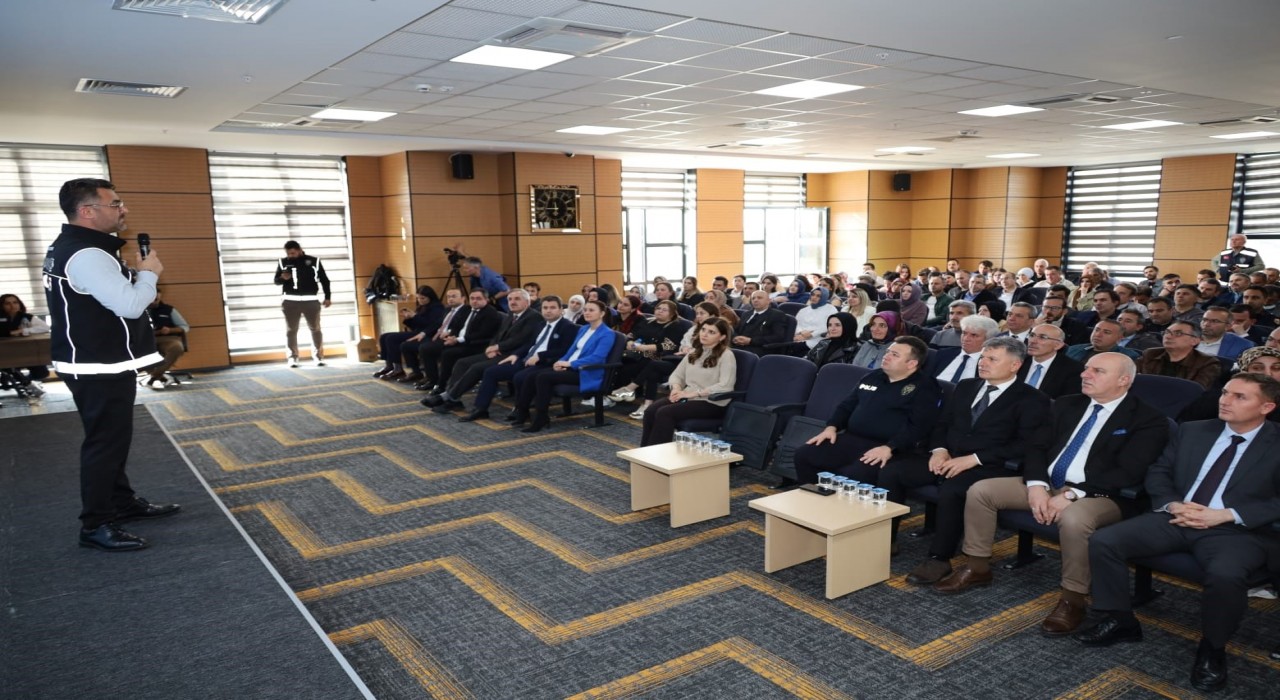 Bafrada En İyi Narkotik Polisi Anne ve SİBERAY Semineri