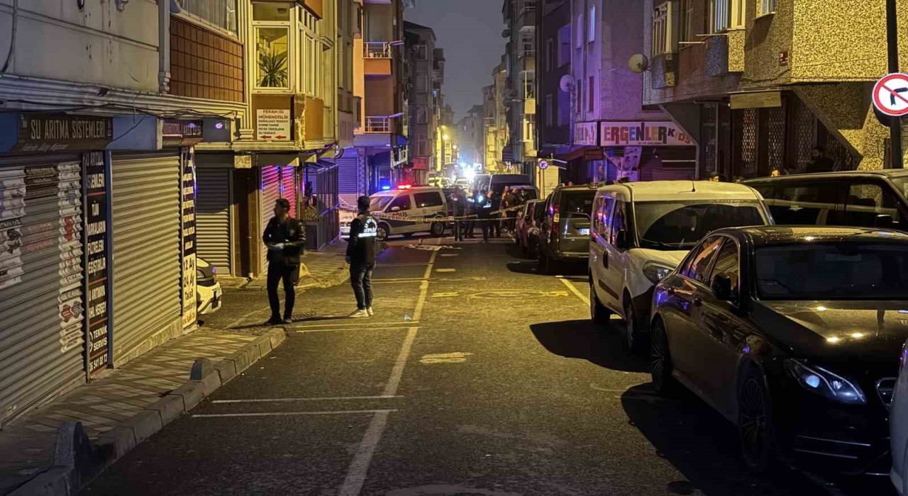 Bağcılarda kimlik kontrolündeki şahsılar bekçilere ateş açtı: 1 bekçi ağır yaralı