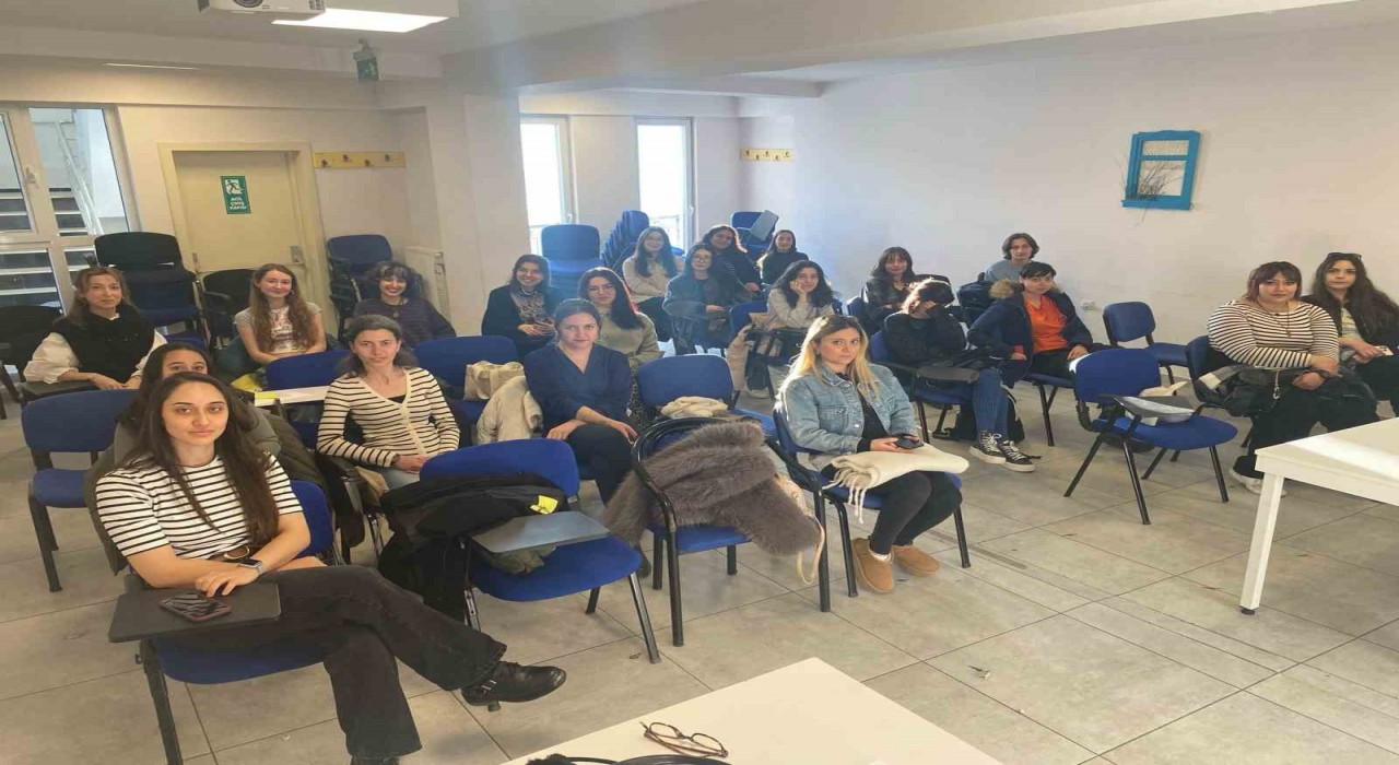 Bahar, Adalar Gençlik Merkezinde başka güzel
