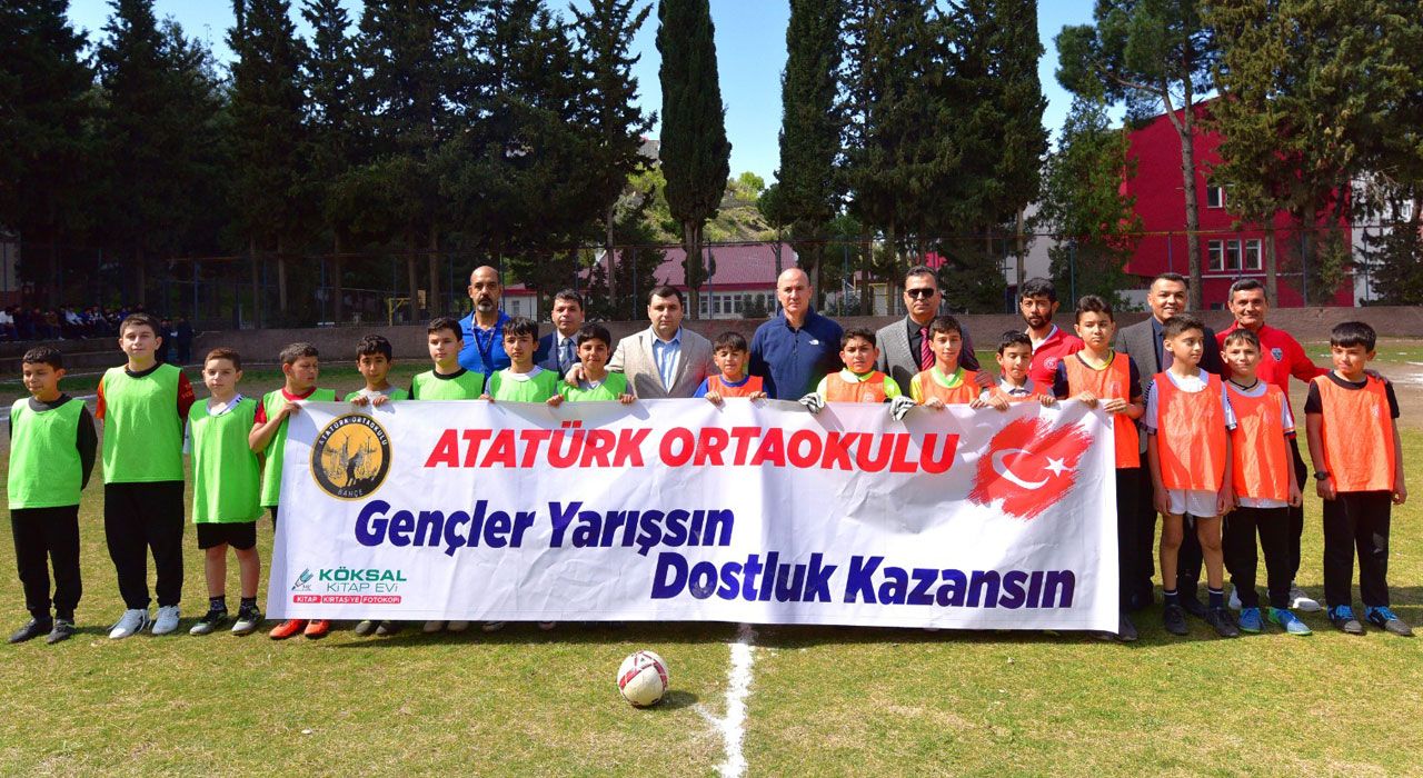 Bahçe'de Spor Coşkusu: Atatürk Ortaokulu 27. Spor Şenliği'ne Ev Sahipliği Yaptı