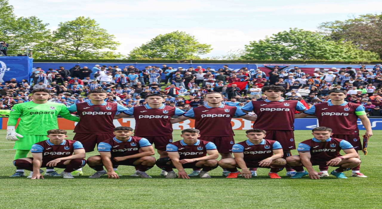 Bakan Baktan Trabzonspor U19a tebrik