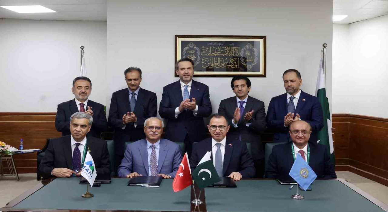 Bakan Bayraktar, Pakistan Madencilik Yatırım Forumuna katıldı