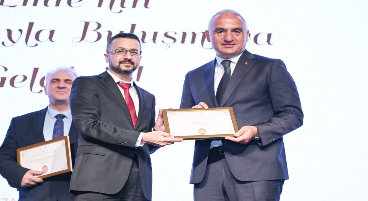 Bakan Ersoy: Bu eserler, geleceğimizin yolunu aydınlatan bir meşale