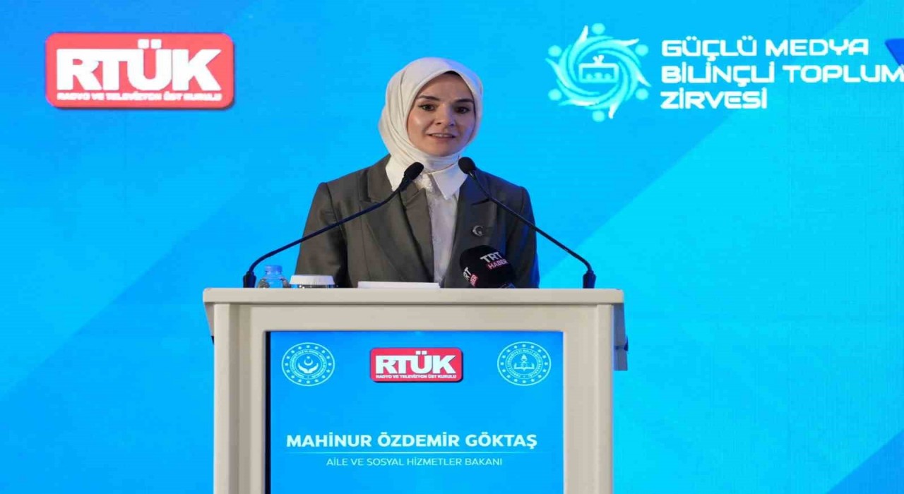 Bakan Göktaş: Medya sadece yansıtmaz, aynı zamanda şekillendirir