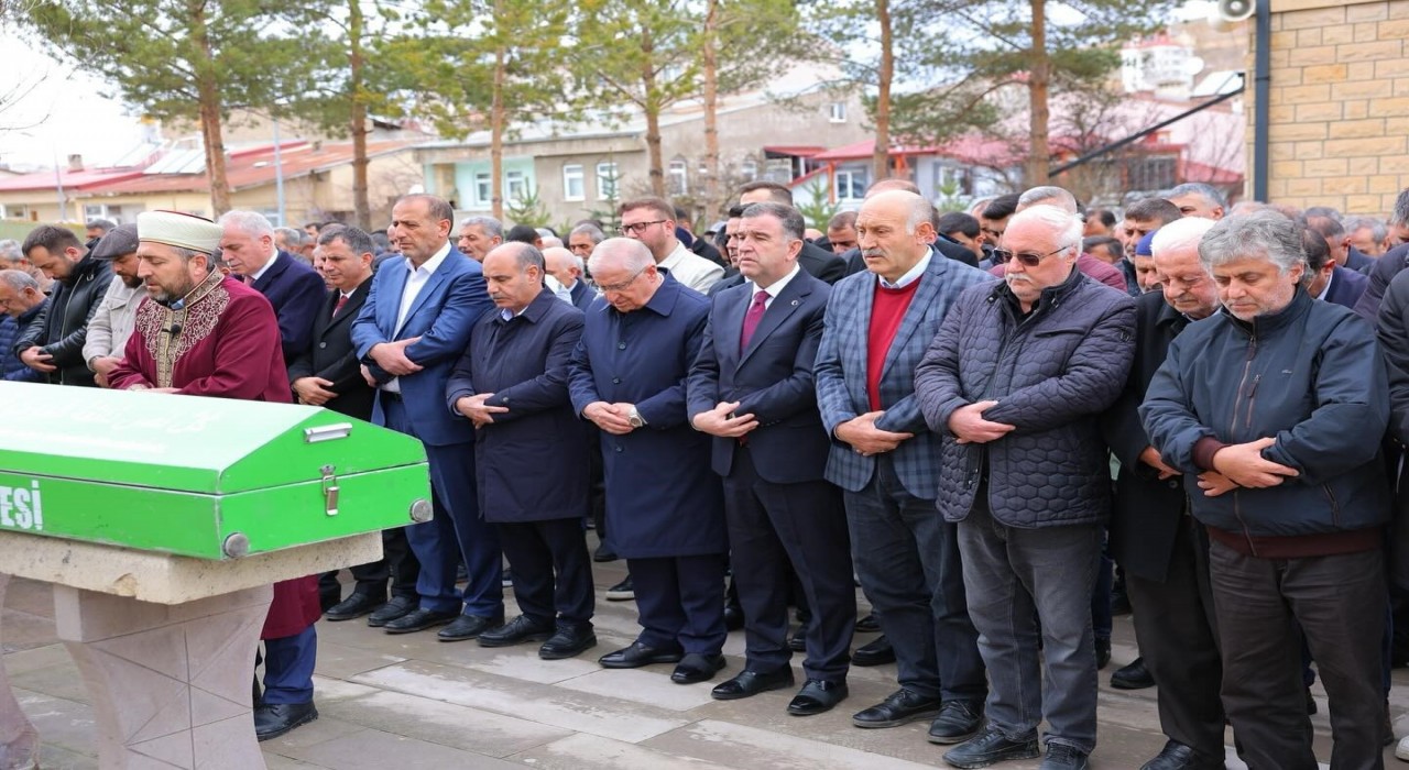 Bakan Güler, Bayburtta cenaze namazına katıldı