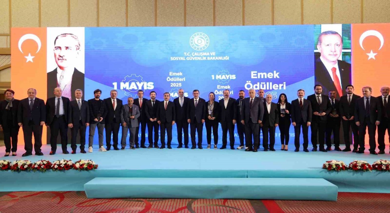 Bakan Işıkhan: Hayata geçirmiş olduğumuz her politikanın arkasında geleceğimizi aydınlatan işçilerimiz var