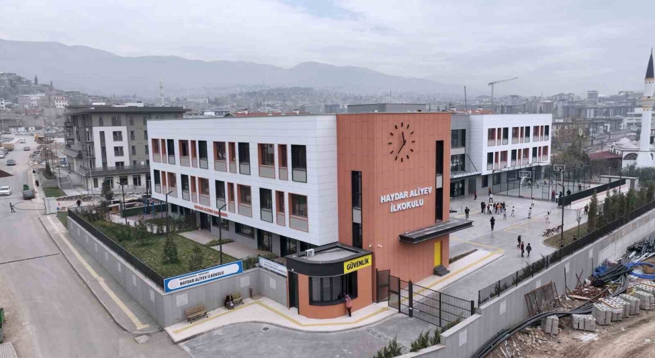 Bakan Kurum: Afetlere dirençli, çocuklarımız için güvenli bir okul inşa ettik