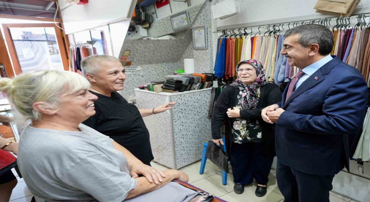 Bakan Tekin: FETÖ siyasete gayriahlaki yöntemlerle müdahale etmeye başladı