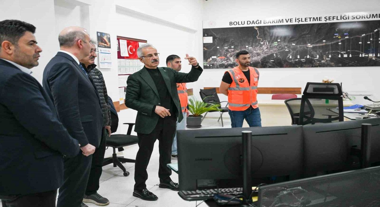 Bakan Uraloğlu, Bolu Dağı Bakım ve İşletme Şefliğini ziyaret etti