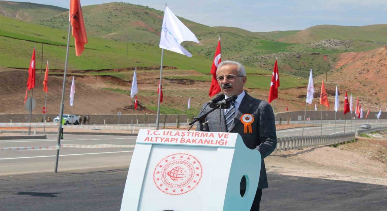 Bakan Uraloğlu müjdeyi verdi, Siirte tren geliyor