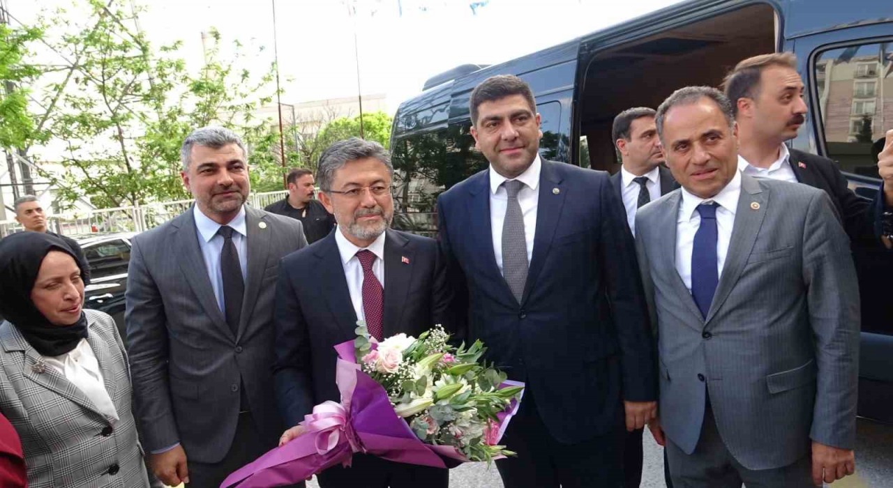 Bakan Yumaklı, Mardinde çeşitli ziyaretlerde bulundu