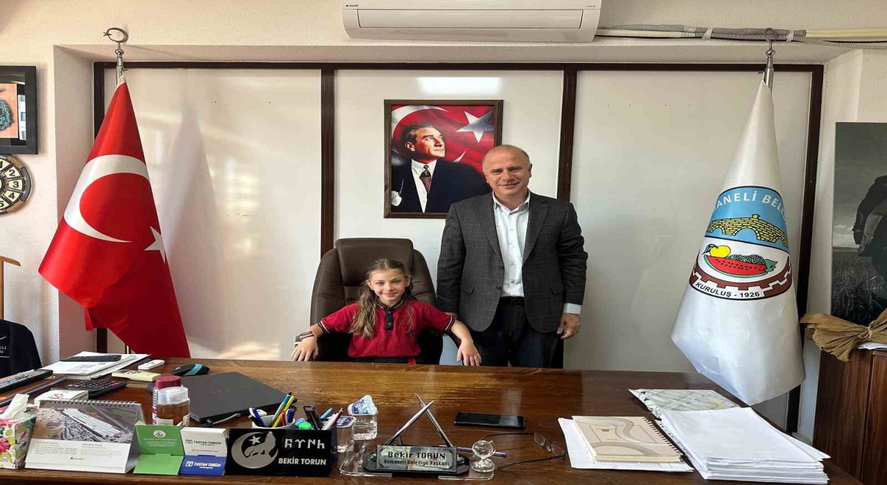 Balaban İlkokulu Öğrencisi Aysima Uğurlu, başkanlık koltuğuna oturdu