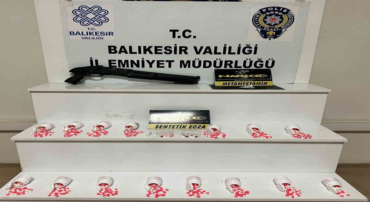 Balıkesirde 833 adet sentetik ecza hap ele geçirildi