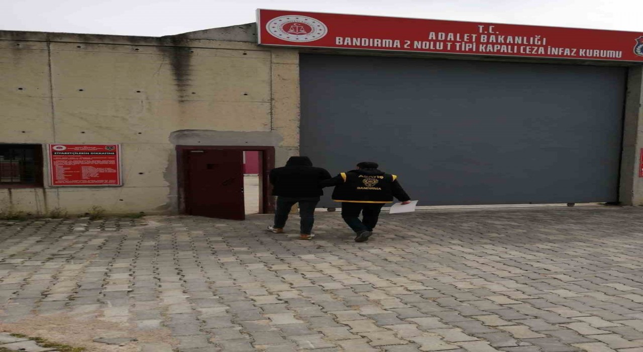 Balıkesirde hapis cezası bulunan firarilere eş zamanlı operasyon