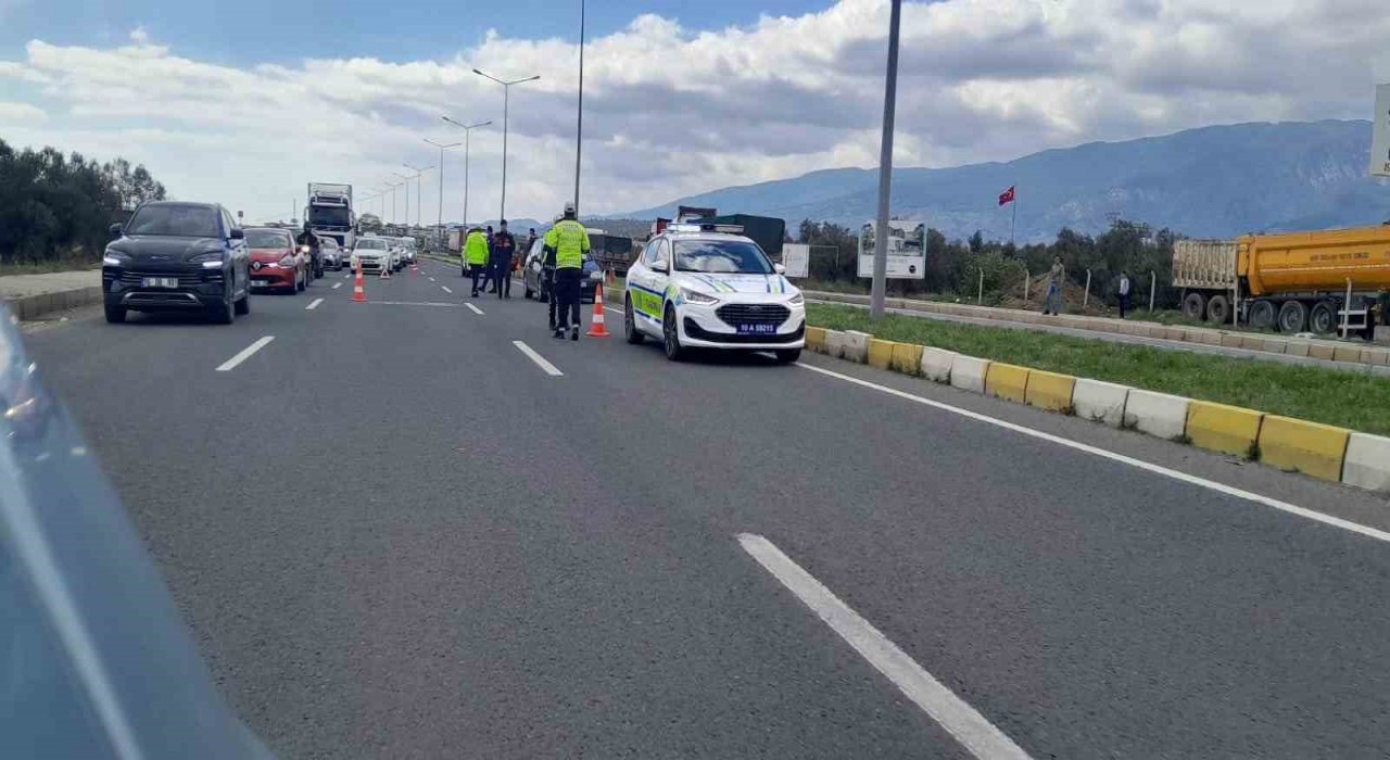 Balıkesirde otomobil yayaya çarptı