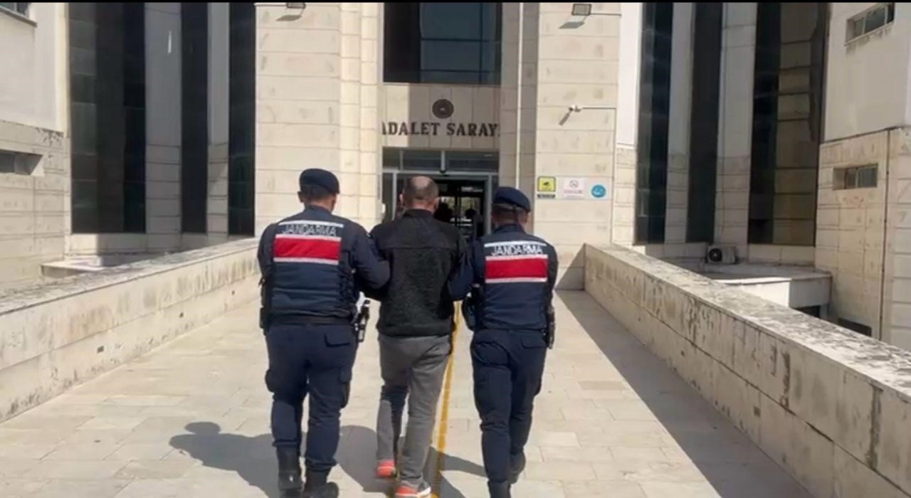 Balıkesirde uyuşturucu satarken suçüstü yakalanan şahıs tutuklandı