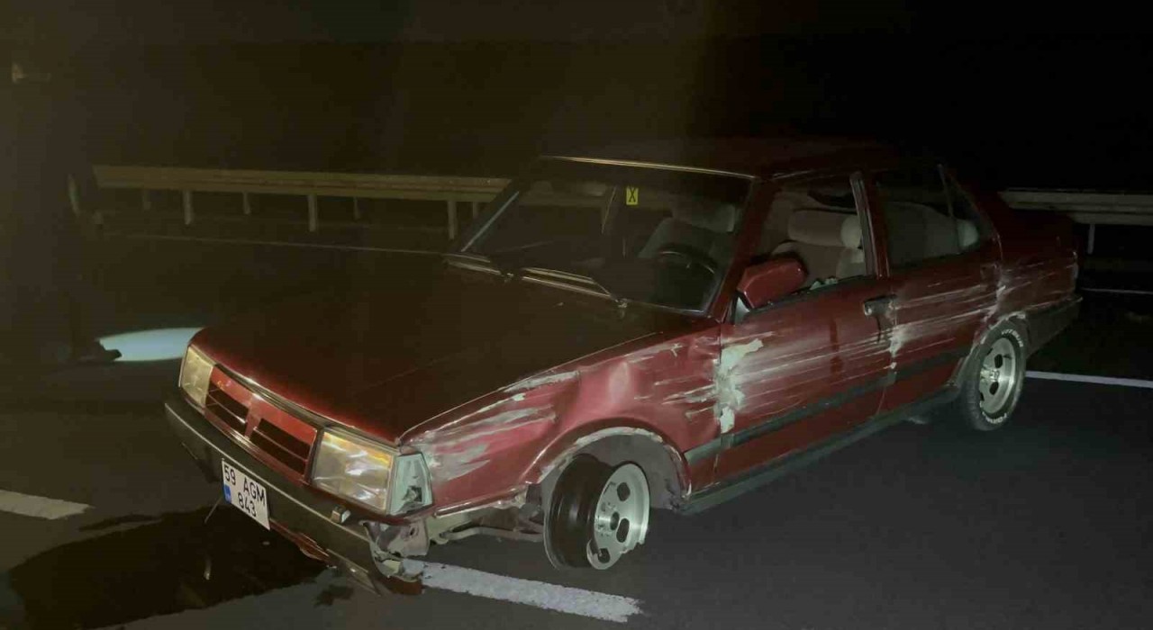 Bariyerlere çarpan otomobilin alkollü sürücüsü yaralandı