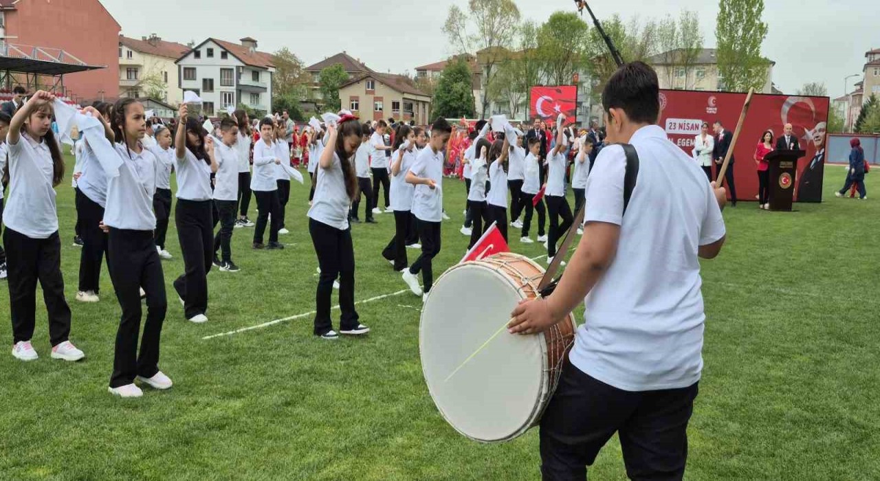 Bartında 23 Nisan coşkusu