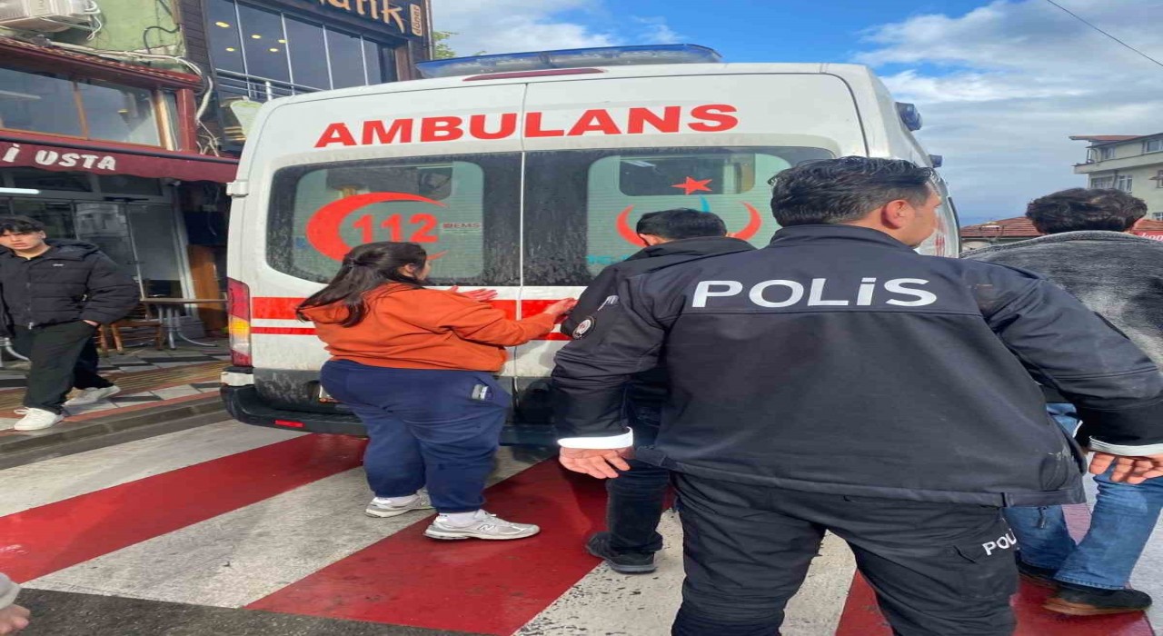 Bartında falçatalı tekmeli kavga:1 yaralı
