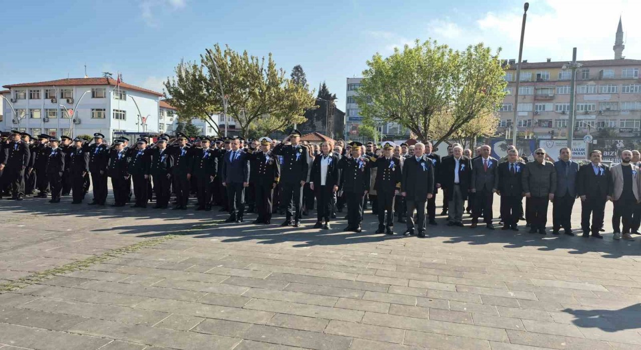 Bartında polisin kuruluş kutlamalarında renkli görüntüler