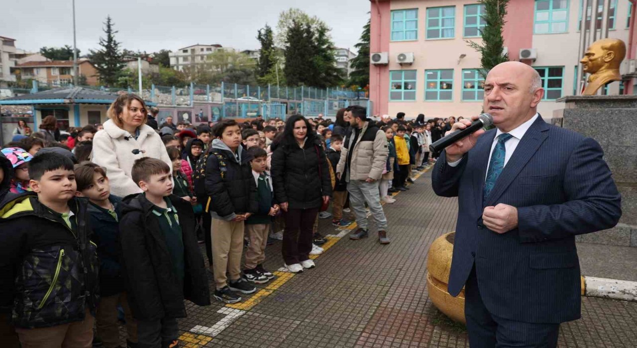 Başkan Bıyıktan öğrencilere: En büyük ilham kaynağımızsınız