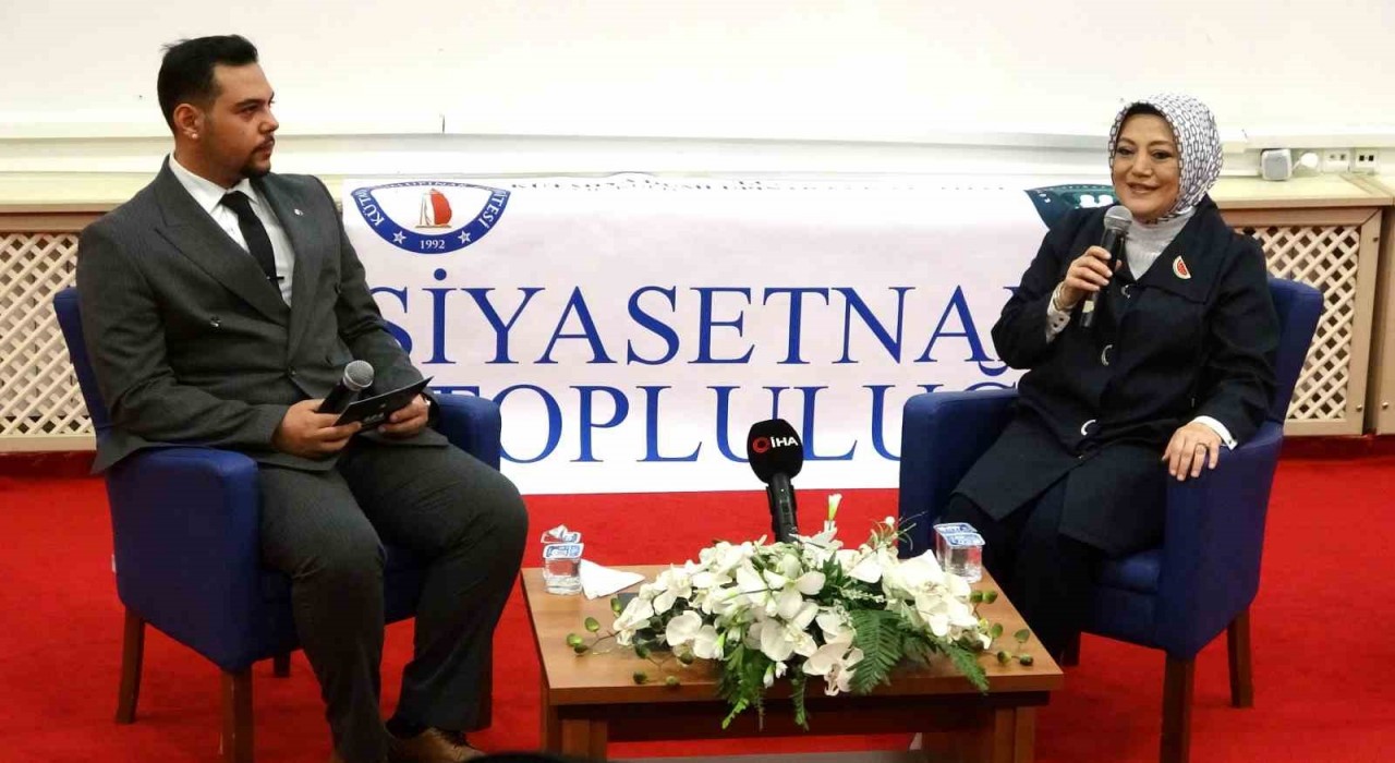 Başkan Ceyda çetin Erenler, DPÜde Siyasette Kadının konuğu oldu