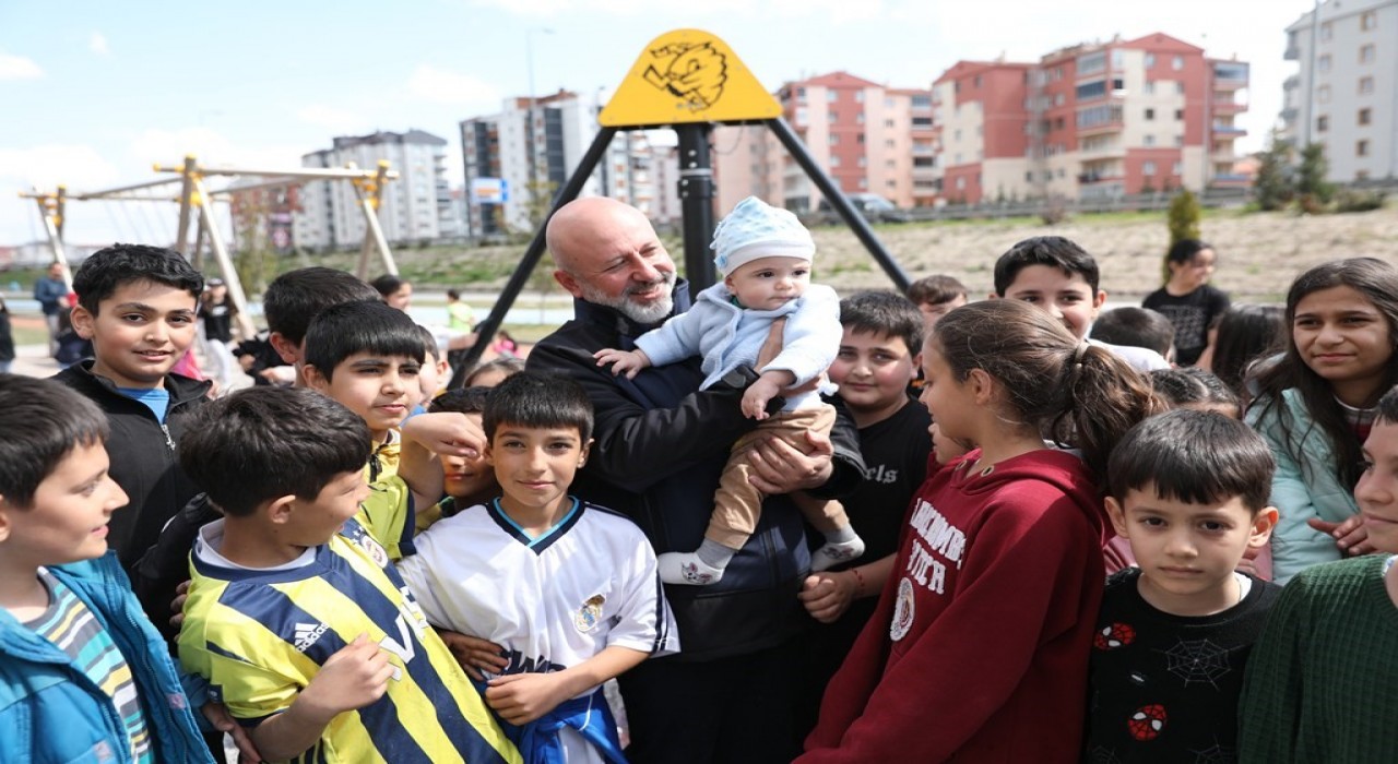 Başkan Çolakbayrakdar: Çocuklar için her parka toprak alan yapıyoruz