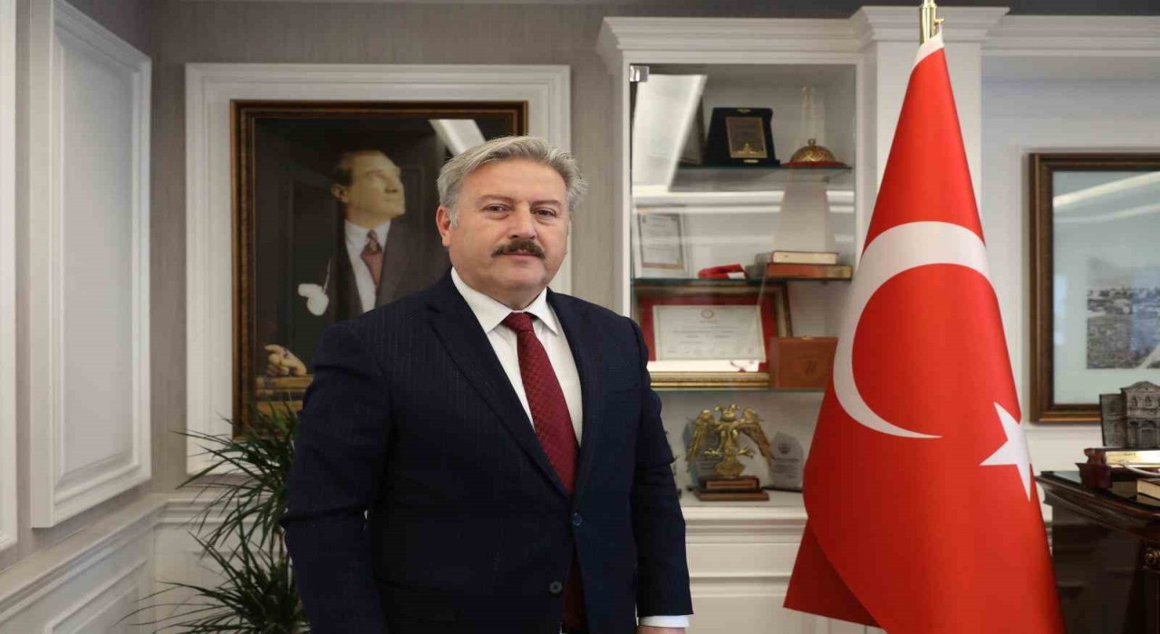 Başkan Palancıoğlu: Hayatını alın teri ile kazanan işçi kardeşlerimizin 1 Mayıs Emek ve Dayanışma Günü kutlu olsun