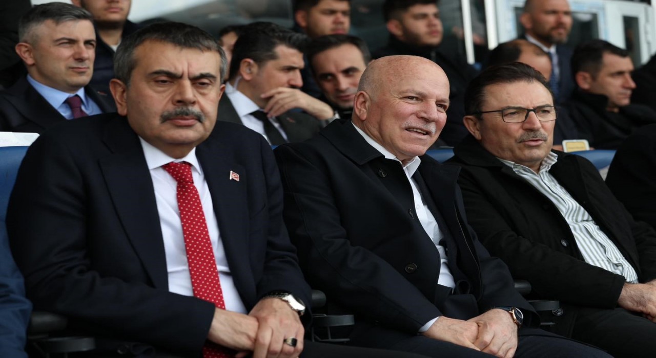 Başkan Sekmenden Bakan Tekine destek