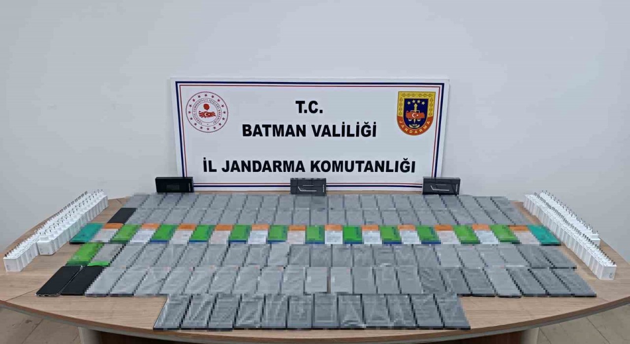 Batmanda 132 kaçak cep telefonu ele geçirildi